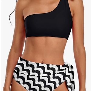 New black and white Aztec bikini
